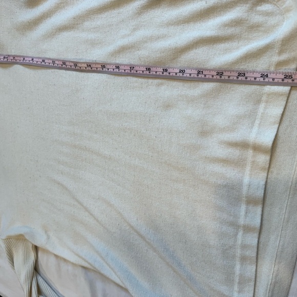 Vince Camuto Soft Cream Crew Neck Sweater, size XS - Picture 8 of 8